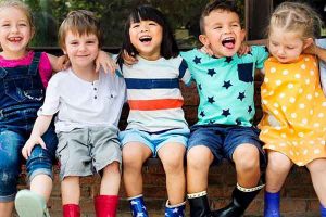 چگونه پادکست‌های خیریه می‌توانند به مقابله با این تهدیدات کمک کنند؟